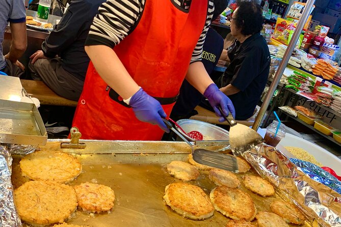 Private Full-Day Guided Tour in Seoul with Lunch, Tea and Dinner - Kwangjang Market and Tosokchon Samgyetang: where the day turns delicious