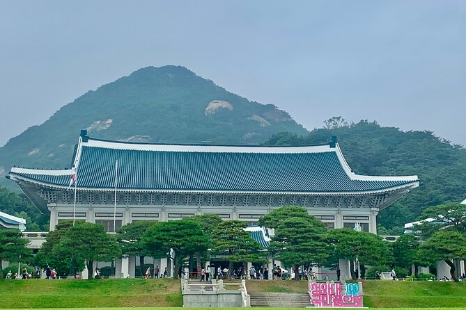 Private Full-Day Guided Tour in Seoul with Lunch, Tea and Dinner - Bukchon Hanok Village and Baek In-je’s House: traditional neighborhoods with clarity