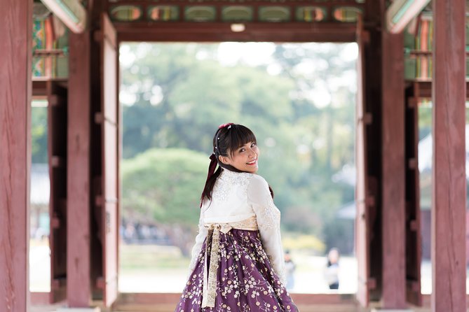 Private Palace Photo Shoot in Seoul with a Photographer - Price check: what $40 covers, and what you still need to pay