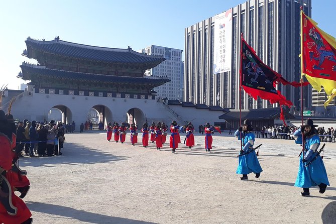 Private Seoul City Tour - Insadong Street for Crafts, Tea, and Hanbok Browsing