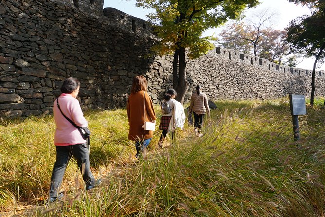Private Seoul Wall Trekking [Inwangsan, Bugaksan, Naksan Park, N-Seoul Tower] - Naksan Park on the East Side: Fortress Feel Without the Guesswork