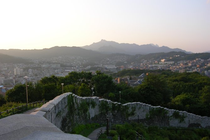 Private Seoul Wall Trekking [Inwangsan, Bugaksan, Naksan Park, N-Seoul Tower] - What the Best Guides Do: Safety, Pacing, and Storytelling