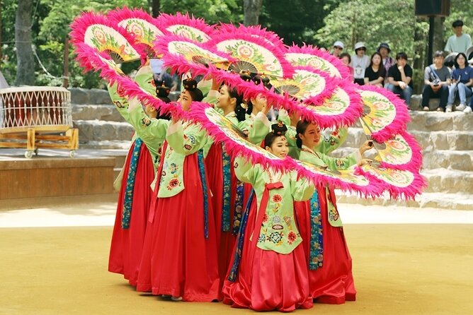 Private Tour around Suwon UNESCO Fortress and Korea Folks Village - Hwaseong Fortress in one hour: walking the UNESCO city wall without the maze