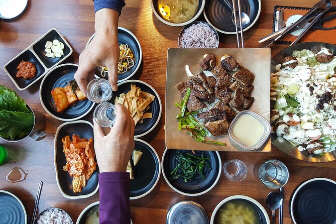 Private tour guide service in Seoul, Korea - Bukchon Hanok Village: Joseon-era homes in about 50 minutes
