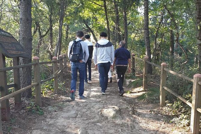 Private Tour: Talk show with N.K. Defector and Short Hiking - War Memorial of Korea: the timeline that sets up your conversation