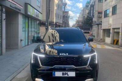 Private Transfer Incheon Intl. Airport —>Seoul - The ride: a new hybrid car for up to 3 people and your luggage