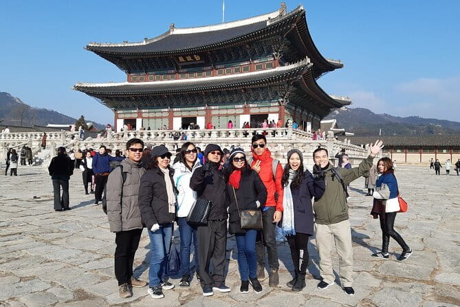 Seoraksan and Cherry Blossom Lake 1 day trip from Seoul - Seoraksan National Park: Shinheungsa Temple and your hike/cable car choice