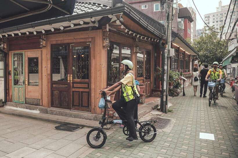 Seoul: Afternoon Ebike tour and "Happy Hour" food and drinks - The happy hour finale at 24-8: where the included food and drinks take over