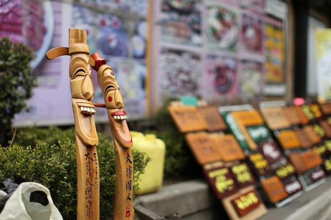 Seoul Art Tour with a Local Expert: 100% Personalized & Private - Jogyesa Temple and the Route’s First Big Impression