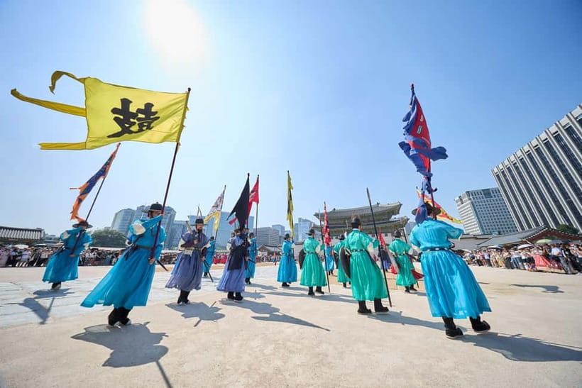 Seoul: Bukchon Village, Gyeongbokgung, Gwangjang Market - Key Things I Found Most Useful