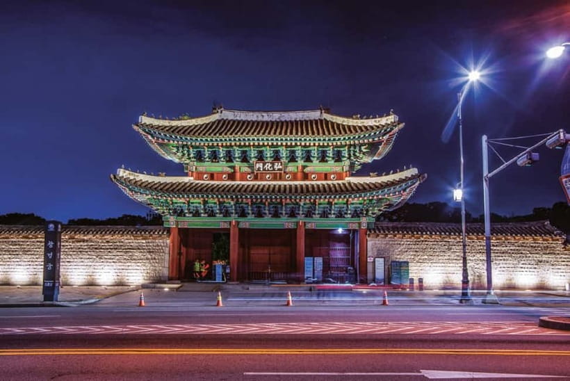 Seoul: Changgyeonggung & Gwangjang Market & Naksan Park - Gwangjang Market After Dark: Where Your Dinner Usually Happens