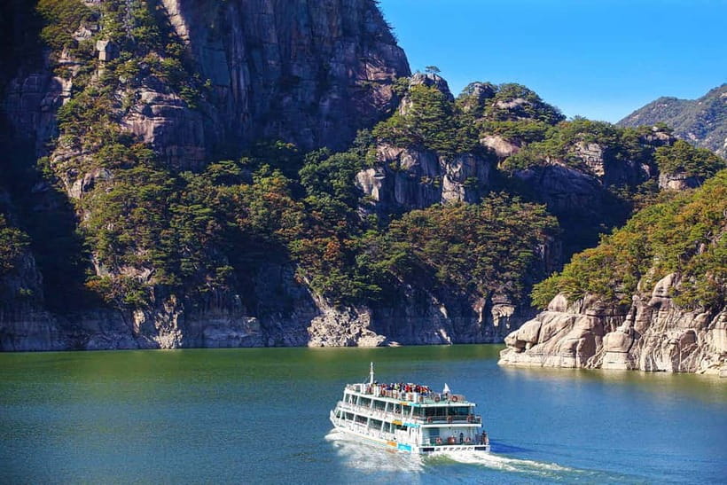 Seoul: Chungju Cruise, Cable Car & Cave Kayak Adventure Tour - Cruising Chungju Lake: Quiet Water, Cliffs, and 20 Minutes That Matter