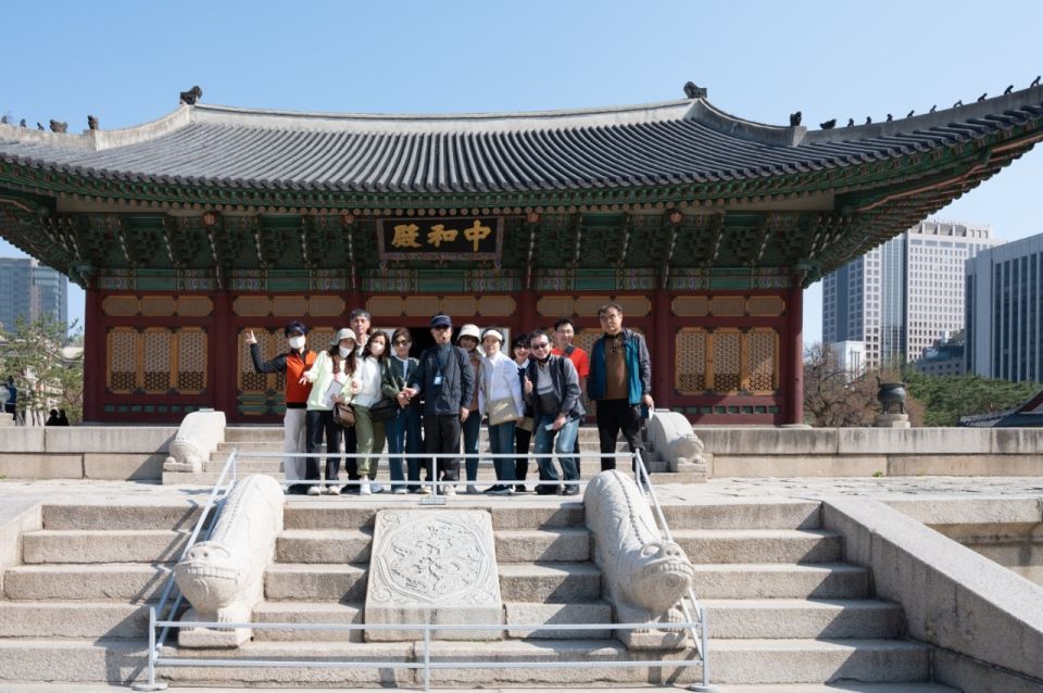 Seoul: Deoksugung Palace Heritage Walking Tour - Key highlights to look for on this Seoul heritage walk