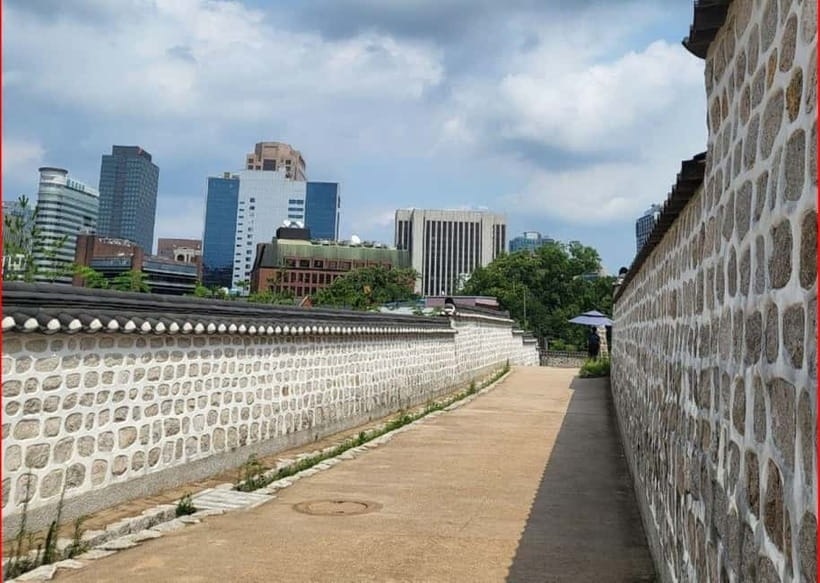 Seoul: Deoksugung Palace Heritage Walking Tour - Guide quality: what makes the tour feel worth $56