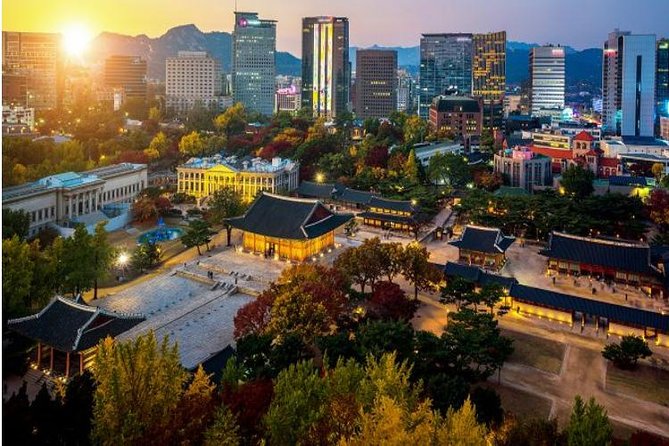 Seoul: Deoksugung Palace Night Tour - English guide quality: why the storytelling style matters here