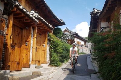 Seoul E-bike Tour - Getting set up at Le Meilleur Jongno: safety, fitting, and the little prep win