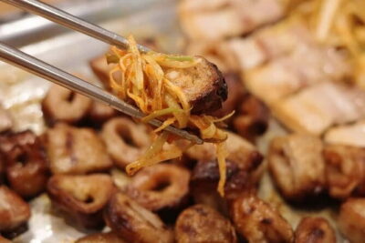 Seoul Food: Banchan, Bibimbap, and Beyond - Stop 1: Dongdaemun Gate (Heunginjimun) And The Seoul-Style Welcome