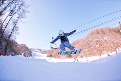 Seoul: Full-Day Winter Trip Ski Resort, Ice Valley, Namiseom - Elysian Gangchon Ski Resort: beginner-friendly slopes and real snow time