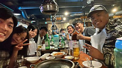 Seoul: Guided City Wall Sunset Hike with Korean Dinner - Getting to the trail: Naksan Park and the relaxed 2 km hike
