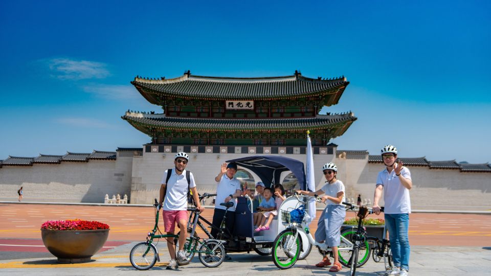 Seoul: Guided Small Group V.I.P Morning Pedicab Tour - Gyeongbokgung: palace architecture without the stress