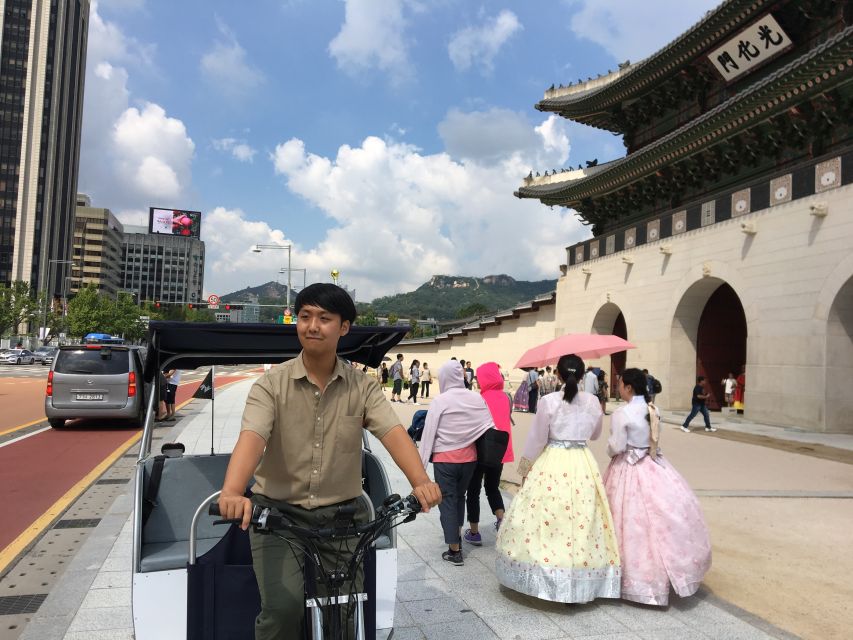 Seoul: Guided Small Group V.I.P Morning Pedicab Tour - Seochon Hanok Village and the street-life rhythm