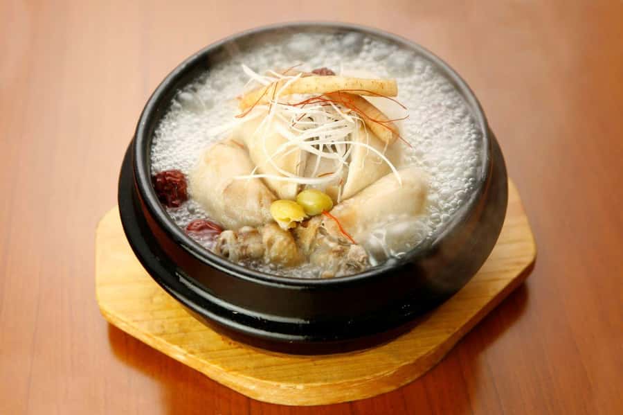 Seoul: Gyeongbokgung / Hanok Village / N Seoul Tower - Timing reality: 8 hours shown, 10 hours as a base