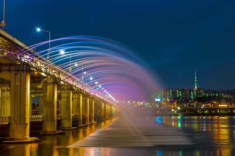 Seoul: Han River Sunset Bike Tour with Rainbow Fountain Show - Price Check: $47 includes the bike, ramen, water, and show viewing