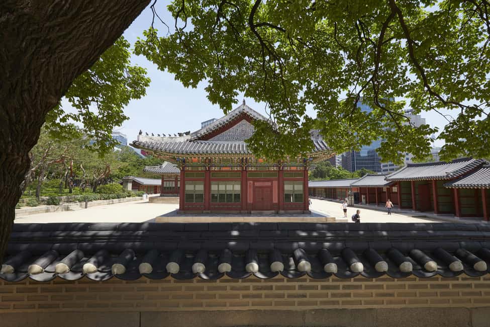 Seoul: Highlights of Seoul Half-Day Tour - Bukchon Hanok Village: Traditional Streets, Plus the Sunday Switch