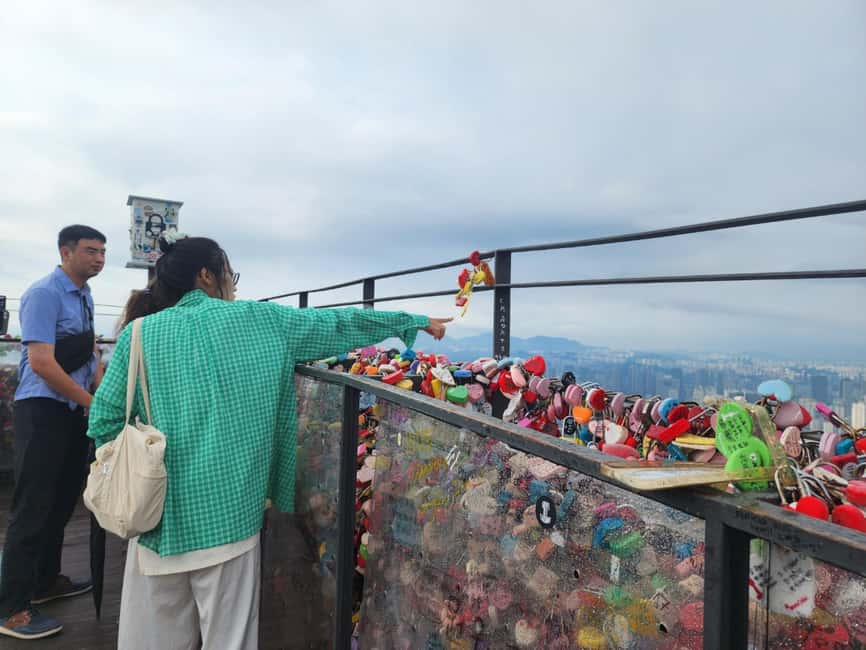 Seoul: Highlights of Seoul Half-Day Tour - N Seoul Tower Without the Observatory: Getting the Landmark First