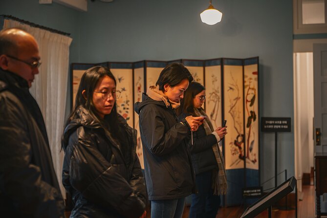 Seoul History Tour: Dark Past & Market Street Flavors - Who should book this Seoul History Tour, and who might not love it