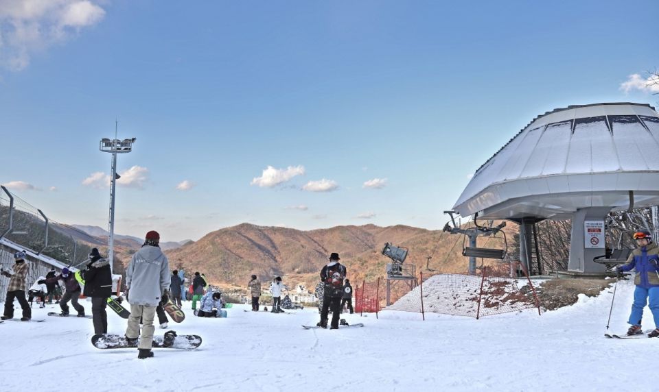 Seoul: Jisan Forest Winter Ski Day Tour with Basic Lesson - The 4:30 PM Return: Ending Before Your Legs Turn Into Jell-O