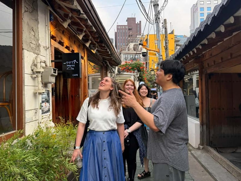 Seoul: Jongno 3-Ga and Ikseon-Dong Tour with Street Food - Why Jongno 3-Ga + Ikseon-Dong fits Seoul like a glove