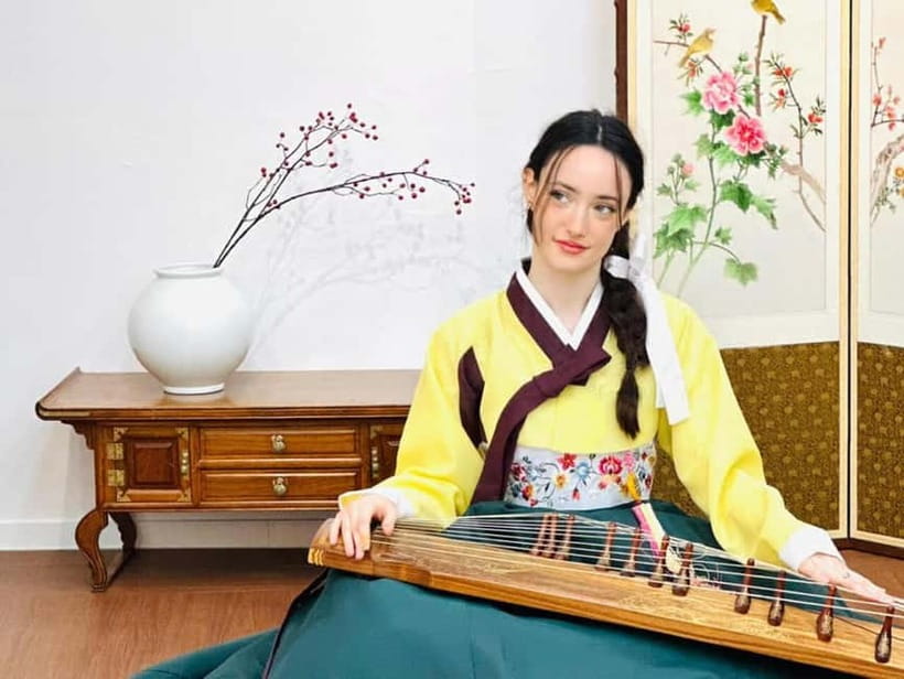 Seoul: Learn Traditional Korean Strings Instrument & Hanbok - Learning the Gayageum: From First Notes to Real Tunes