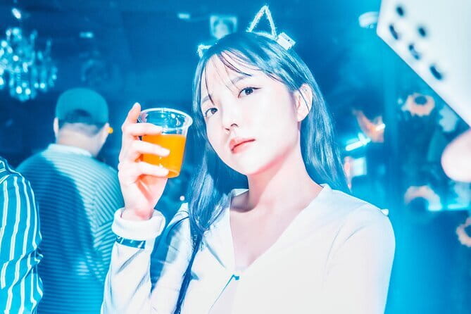 Seoul: LGBTQ+ Pub Crawl and Drag Show with Local Drag Queen - Social Haven for the first hour: your warm-up block