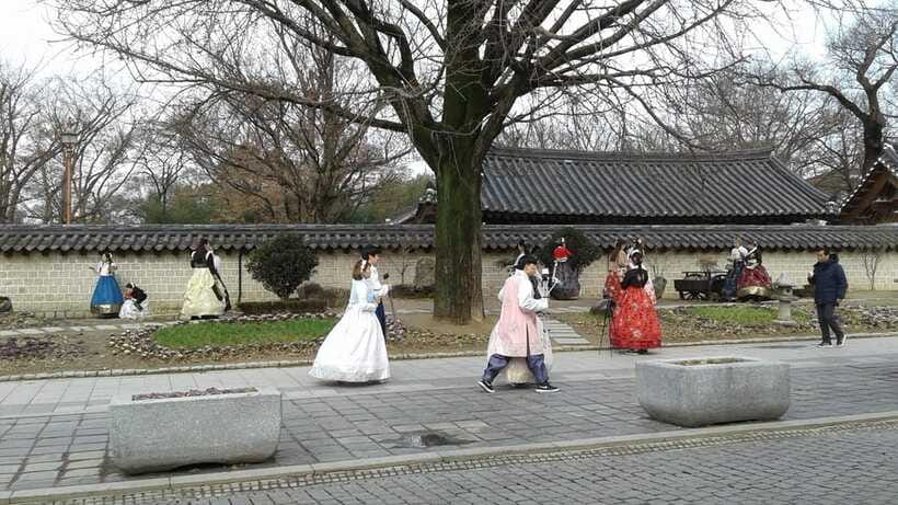 Seoul: Maisan Cherry Blossom and Jeonju Hanok Day Tour - How to Handle Jeonju Street Food Without Getting Overwhelmed