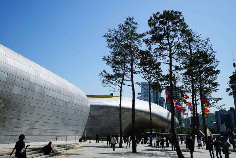 Seoul: Max Out Must Visit City Highlights Panoramic Day Tour - Gwanghwamun Square and the Palace Zone: The Royal Backdrop