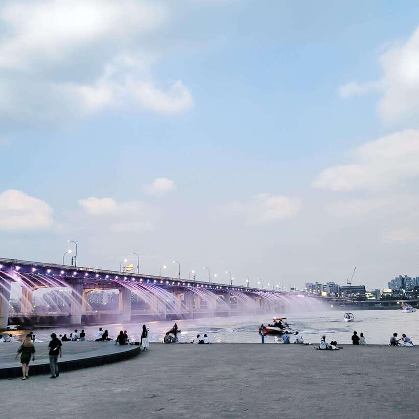 Seoul: Max Out Must Visit City Highlights Panoramic Day Tour - Seongsu-dong: Chic Urban Seoul in About an Hour