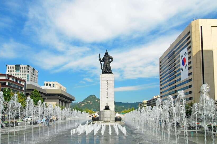 Seoul: Max Out Must Visit City Highlights Panoramic Day Tour - Meeting at Gwanghwamun Station and Starting Early