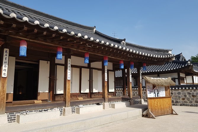 Seoul Morning Tour: Seoul Tower, Namsan Hanok Village, The War Memorial of Korea - Getting to the First Stops Smoothly: Pickup, Coach, and Timing