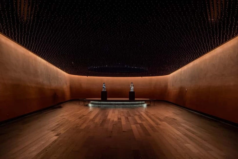Seoul: National Museum of Korea Guided Tour - Turning the museum entrance into a story you can carry home