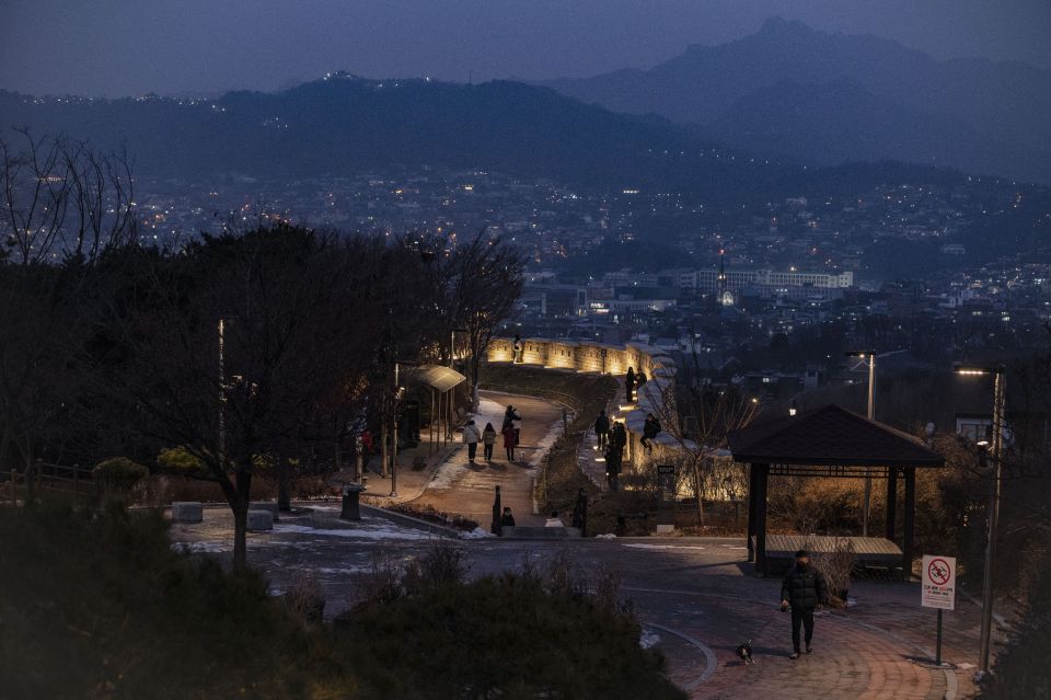 Seoul: Nighttime Hidden Gems Walking Tour - The Hanyang City Wall at Night: Where Seoul’s Lights Start Showing Up
