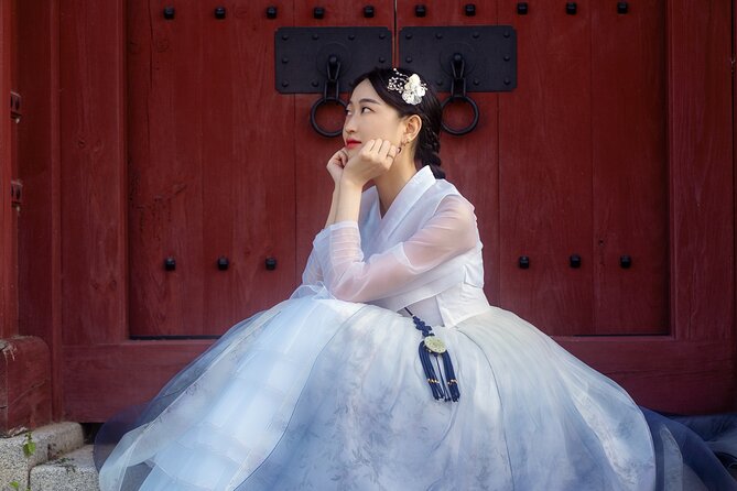 Seoul Premium Hanbok Rental at Arihanbok Photoshoot Included - What happens at Gyeongbokgung Palace: a focused flow