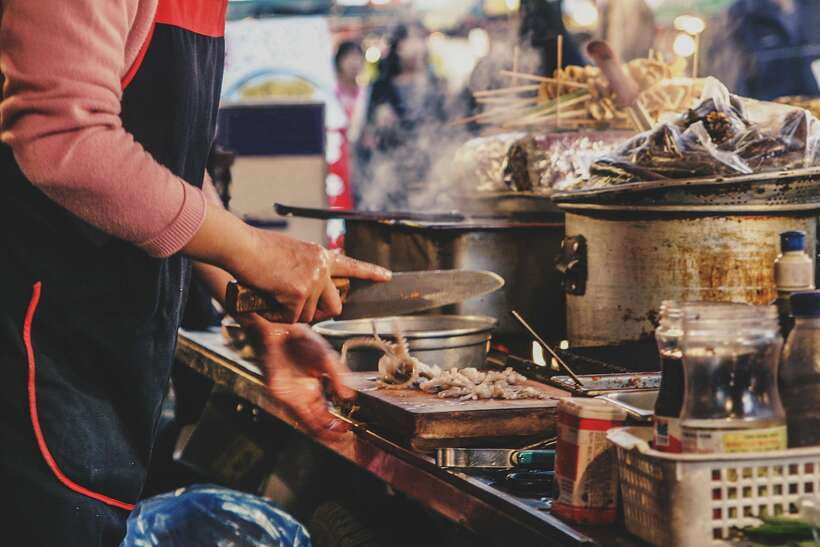 Seoul: Private Car Tour with Licensed Professional Guide - Gyeongbokgung and Bukchon Hanok: classic Seoul with less friction