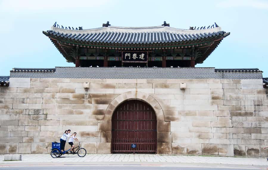 Seoul Private Pedicab Tour : Bukchon Anguk Hanok Village - Pedicabs make hilly Bukchon manageable without losing the views