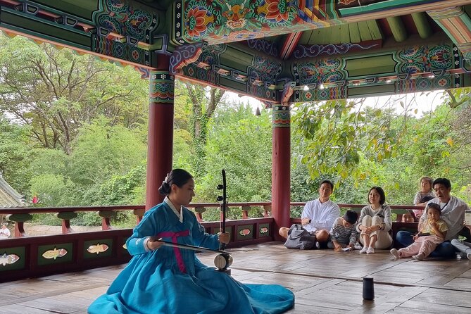 Seoul Private RV tour, explore real Korea from Past to Future - Should you book the Seoul Private RV tour to Gyeongbokgung, Kwangjang, and Aquafield?