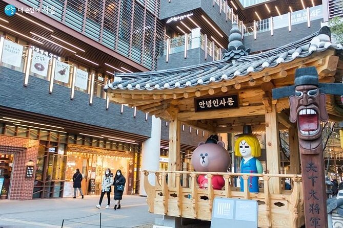 Seoul Private Tour: Palace, Bukchon, Insadong & Han River Cruise - Yeouido Han River Cruise: the break you’ll appreciate more than you expect