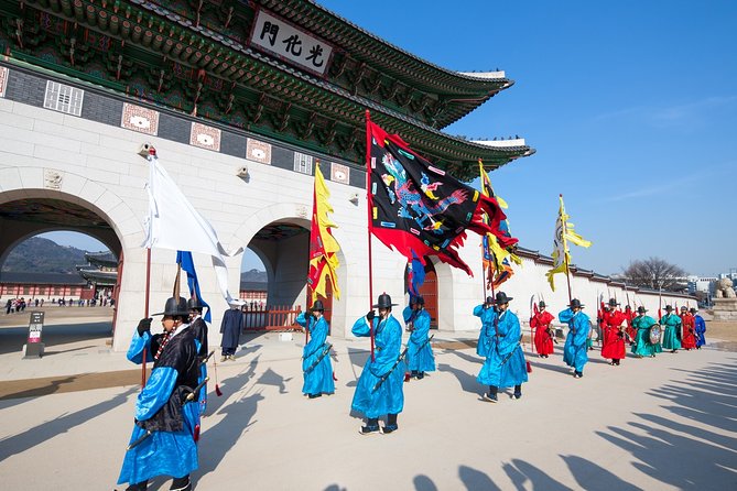 Seoul Private Tour with hidden gem of Seoul - Palace morning at Gyeongbokgung (or Changdeokgung on Tuesdays)