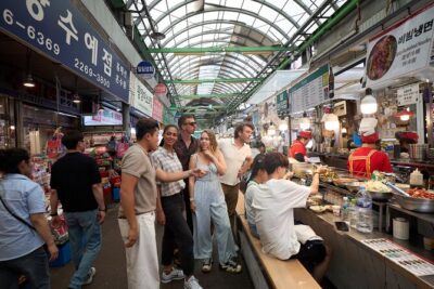 Seoul Royal Palace,Bukchon Hanok Village & Gwangjang Market Feast - Bukchon Hanok Village: The One-Hour Walk That Changes Your Perspective