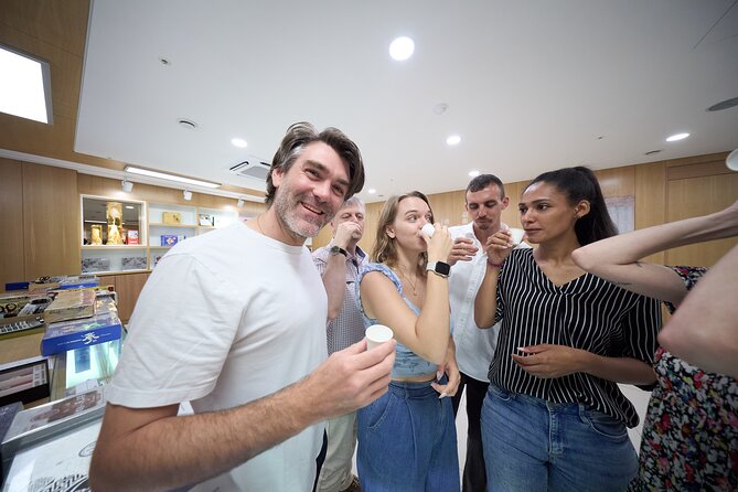 Seoul Royal Palace,Bukchon Hanok Village & Gwangjang Market Feast - Cheongha Korean Ginseng Center: A Free 30 Minutes With Real Tradeoffs