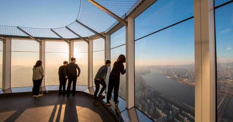 Seoul: Sky Lotte World Tower Ticket - Sunset and food planning: what to do since meals aren’t included